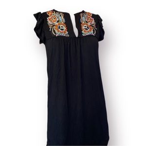 ✨4 for $25✨ Design History Embroided V Neck Dress
